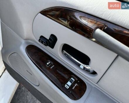 Білий Лінкольн Town Car, об'ємом двигуна 4.6 л та пробігом 150 тис. км за 16999 $, фото 20 на Automoto.ua