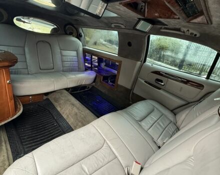 Білий Лінкольн Town Car, об'ємом двигуна 4.6 л та пробігом 200 тис. км за 1800 $, фото 7 на Automoto.ua