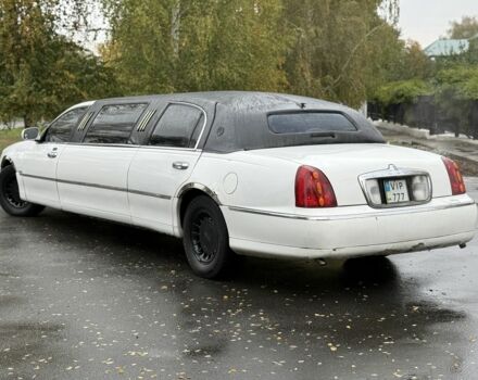 Білий Лінкольн Town Car, об'ємом двигуна 4.6 л та пробігом 200 тис. км за 1800 $, фото 5 на Automoto.ua