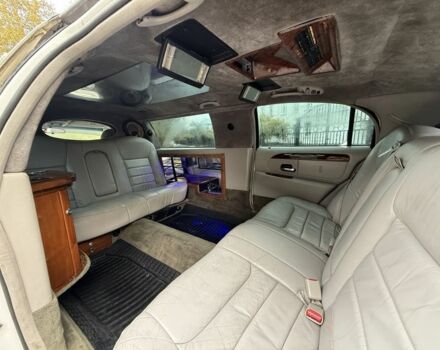 Білий Лінкольн Town Car, об'ємом двигуна 4.6 л та пробігом 200 тис. км за 1800 $, фото 8 на Automoto.ua