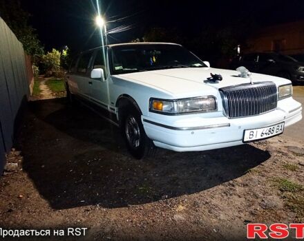 Білий Лінкольн Town Car, об'ємом двигуна 4.6 л та пробігом 400 тис. км за 11800 $, фото 1 на Automoto.ua
