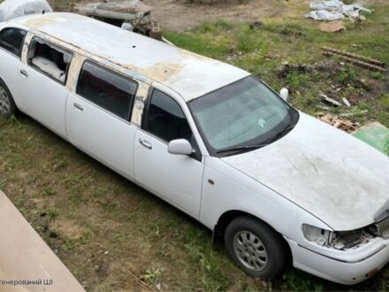Лінкольн Town Car 1999 у Великом Березном на Automoto.ua Білий Лінкольн Town Car, об'ємом двигуна 4.6 л та пробігом 141 тис. км за 1178 $, фото 1 на Automoto.ua