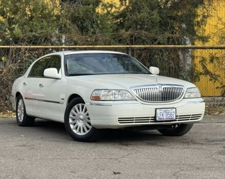 Білий Лінкольн Town Car, об'ємом двигуна 4.6 л та пробігом 110 тис. км за 4700 $, фото 1 на Automoto.ua