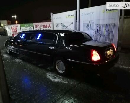 Чорний Лінкольн Town Car, об'ємом двигуна 4.6 л та пробігом 200 тис. км за 8000 $, фото 3 на Automoto.ua