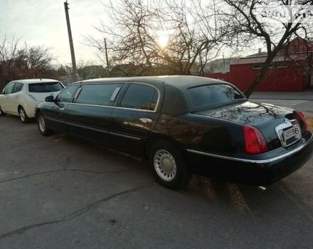 Чорний Лінкольн Town Car, об'ємом двигуна 4.6 л та пробігом 200 тис. км за 8000 $, фото 15 на Automoto.ua