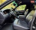 Черный Линкольн Таун Кар, объемом двигателя 4.6 л и пробегом 250 тыс. км за 19900 $, фото 31 на Automoto.ua