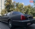 Черный Линкольн Таун Кар, объемом двигателя 4.6 л и пробегом 250 тыс. км за 19900 $, фото 7 на Automoto.ua
