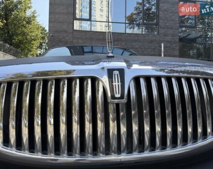 Черный Линкольн Таун Кар, объемом двигателя 4.6 л и пробегом 250 тыс. км за 19900 $, фото 16 на Automoto.ua