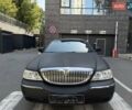 Черный Линкольн Таун Кар, объемом двигателя 4.6 л и пробегом 250 тыс. км за 19900 $, фото 2 на Automoto.ua