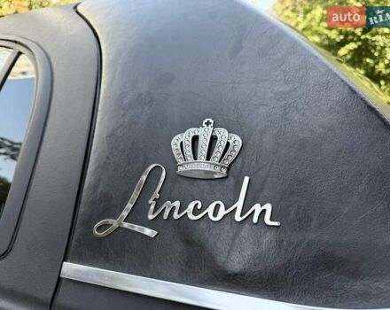 Черный Линкольн Таун Кар, объемом двигателя 4.6 л и пробегом 250 тыс. км за 19900 $, фото 20 на Automoto.ua