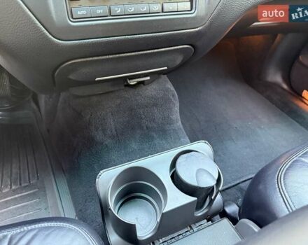 Черный Линкольн Таун Кар, объемом двигателя 4.6 л и пробегом 250 тыс. км за 19900 $, фото 39 на Automoto.ua