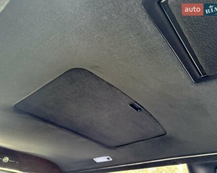 Черный Линкольн Таун Кар, объемом двигателя 4.6 л и пробегом 250 тыс. км за 19900 $, фото 70 на Automoto.ua