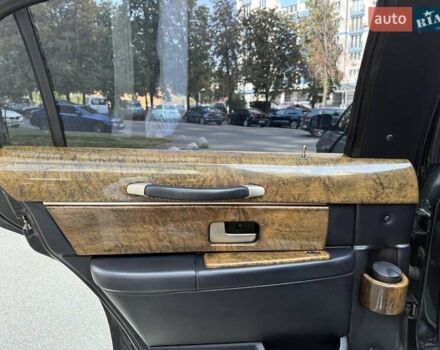 Черный Линкольн Таун Кар, объемом двигателя 4.6 л и пробегом 250 тыс. км за 19900 $, фото 51 на Automoto.ua
