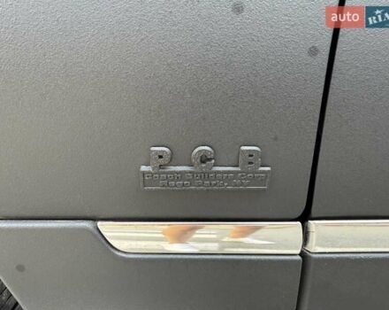 Черный Линкольн Таун Кар, объемом двигателя 4.6 л и пробегом 250 тыс. км за 19900 $, фото 17 на Automoto.ua