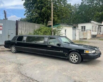 Чорний Лінкольн Town Car, об'ємом двигуна 4.6 л та пробігом 100 тис. км за 2700 $, фото 1 на Automoto.ua