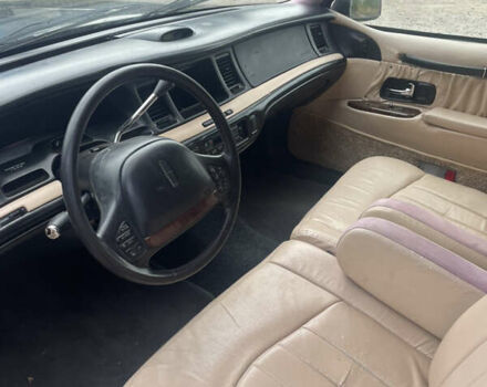 Чорний Лінкольн Town Car, об'ємом двигуна 4.6 л та пробігом 100 тис. км за 2700 $, фото 6 на Automoto.ua