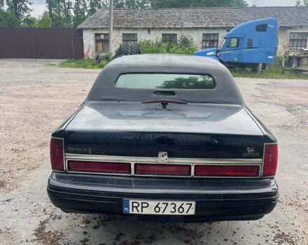 Чорний Лінкольн Town Car, об'ємом двигуна 4.6 л та пробігом 100 тис. км за 2700 $, фото 3 на Automoto.ua
