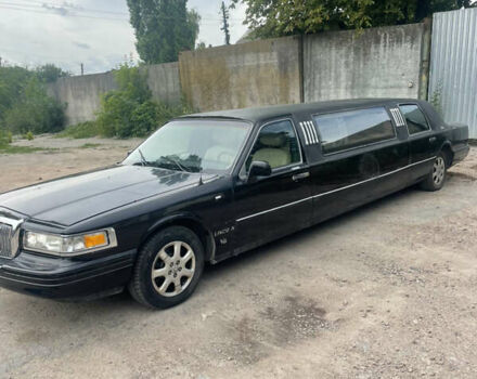 Чорний Лінкольн Town Car, об'ємом двигуна 4.6 л та пробігом 100 тис. км за 2700 $, фото 7 на Automoto.ua