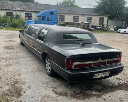 Чорний Лінкольн Town Car, об'ємом двигуна 4.6 л та пробігом 100 тис. км за 2700 $, фото 4 на Automoto.ua