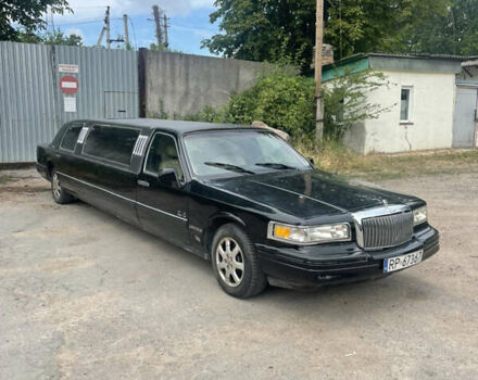 Чорний Лінкольн Town Car, об'ємом двигуна 4.6 л та пробігом 100 тис. км за 2700 $, фото 1 на Automoto.ua