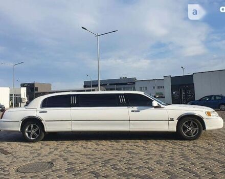 Лінкольн Town Car, об'ємом двигуна 4.6 л та пробігом 334 тис. км за 8000 $, фото 6 на Automoto.ua