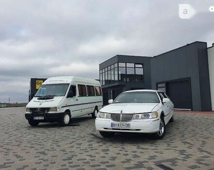 Лінкольн Town Car, об'ємом двигуна 4.6 л та пробігом 334 тис. км за 8000 $, фото 19 на Automoto.ua