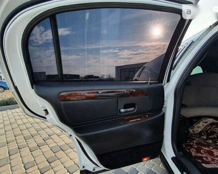 Лінкольн Town Car, об'ємом двигуна 4.6 л та пробігом 334 тис. км за 8000 $, фото 16 на Automoto.ua