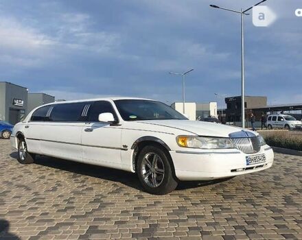 Лінкольн Town Car, об'ємом двигуна 4.6 л та пробігом 334 тис. км за 8000 $, фото 7 на Automoto.ua
