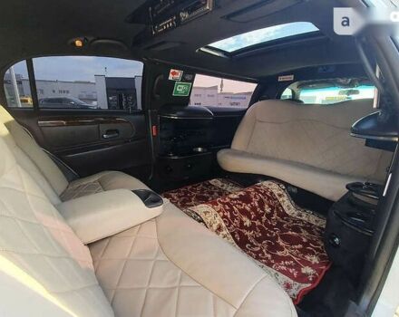 Лінкольн Town Car, об'ємом двигуна 4.6 л та пробігом 334 тис. км за 8000 $, фото 15 на Automoto.ua
