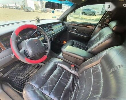 Лінкольн Town Car, об'ємом двигуна 4.6 л та пробігом 334 тис. км за 8000 $, фото 9 на Automoto.ua