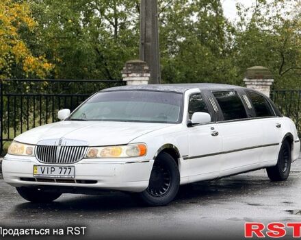 Лінкольн Town Car, об'ємом двигуна 4.6 л та пробігом 150 тис. км за 1850 $, фото 3 на Automoto.ua