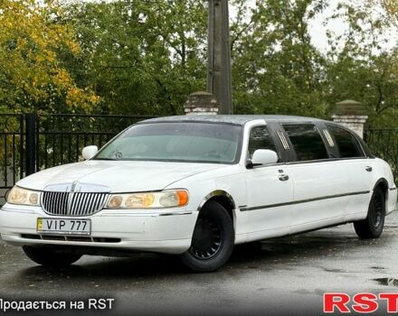 Линкольн Таун Кар, объемом двигателя 4.6 л и пробегом 150 тыс. км за 1850 $, фото 1 на Automoto.ua