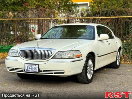 Линкольн Таун Кар, объемом двигателя 4.6 л и пробегом 68 тыс. км за 4777 $, фото 1 на Automoto.ua