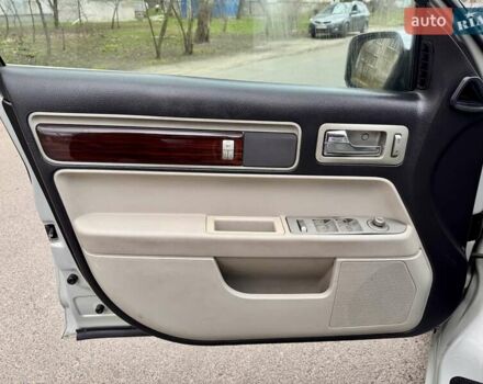 Белый Линкольн Зефир, объемом двигателя 2.97 л и пробегом 233 тыс. км за 5999 $, фото 53 на Automoto.ua