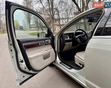 Белый Линкольн Зефир, объемом двигателя 2.97 л и пробегом 233 тыс. км за 5999 $, фото 48 на Automoto.ua