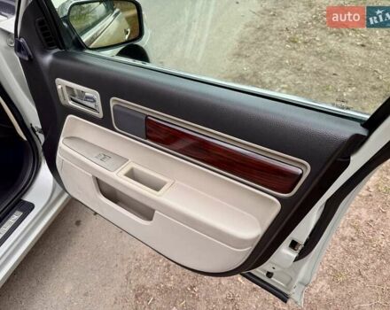 Белый Линкольн Зефир, объемом двигателя 2.97 л и пробегом 233 тыс. км за 5999 $, фото 47 на Automoto.ua