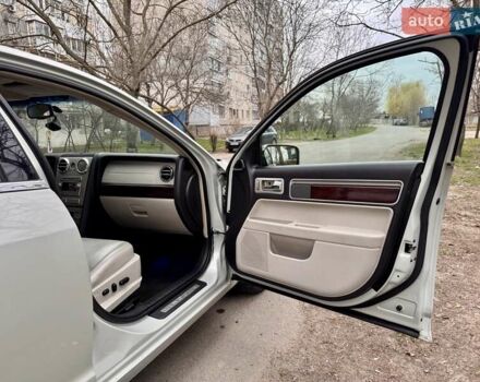 Білий Лінкольн Зефір, об'ємом двигуна 2.97 л та пробігом 233 тис. км за 5999 $, фото 43 на Automoto.ua
