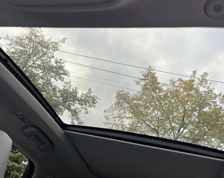 Білий Лінкольн Corsair, об'ємом двигуна 2 л та пробігом 84 тис. км за 22700 $, фото 26 на Automoto.ua