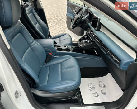 Белый Линкольн Corsair, объемом двигателя 2.29 л и пробегом 101 тыс. км за 24500 $, фото 32 на Automoto.ua