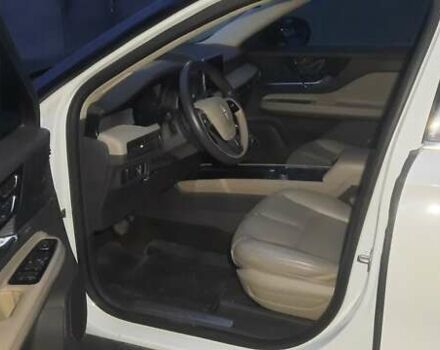 Белый Линкольн Corsair, объемом двигателя 2 л и пробегом 122 тыс. км за 14950 $, фото 13 на Automoto.ua