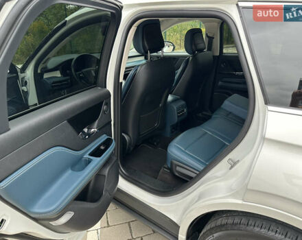 Белый Линкольн Corsair, объемом двигателя 2.29 л и пробегом 101 тыс. км за 24500 $, фото 26 на Automoto.ua