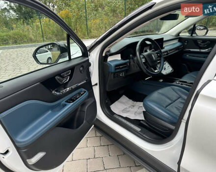 Белый Линкольн Corsair, объемом двигателя 2.29 л и пробегом 101 тыс. км за 24500 $, фото 24 на Automoto.ua