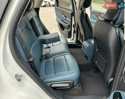 Белый Линкольн Corsair, объемом двигателя 2.29 л и пробегом 101 тыс. км за 24500 $, фото 30 на Automoto.ua