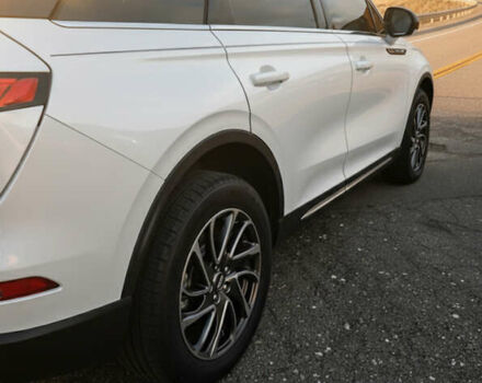 Белый Линкольн Corsair, объемом двигателя 2 л и пробегом 77 тыс. км за 23333 $, фото 9 на Automoto.ua