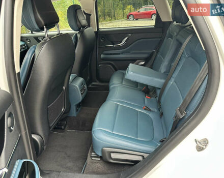 Белый Линкольн Corsair, объемом двигателя 2.29 л и пробегом 101 тыс. км за 24500 $, фото 27 на Automoto.ua