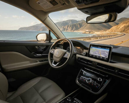 Белый Линкольн Corsair, объемом двигателя 2 л и пробегом 77 тыс. км за 23333 $, фото 7 на Automoto.ua