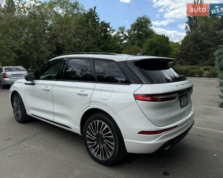 Белый Линкольн Corsair, объемом двигателя 2.5 л и пробегом 16 тыс. км за 33888 $, фото 1 на Automoto.ua