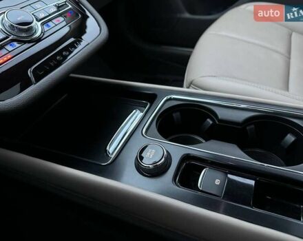 Белый Линкольн Corsair, объемом двигателя 2 л и пробегом 24 тыс. км за 25990 $, фото 25 на Automoto.ua