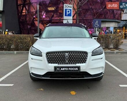 Белый Линкольн Corsair, объемом двигателя 2 л и пробегом 24 тыс. км за 25990 $, фото 2 на Automoto.ua