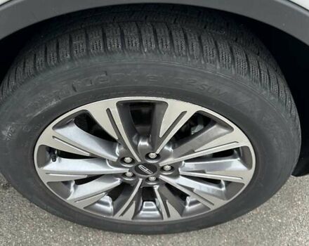 Белый Линкольн Corsair, объемом двигателя 2 л и пробегом 22 тыс. км за 27500 $, фото 10 на Automoto.ua